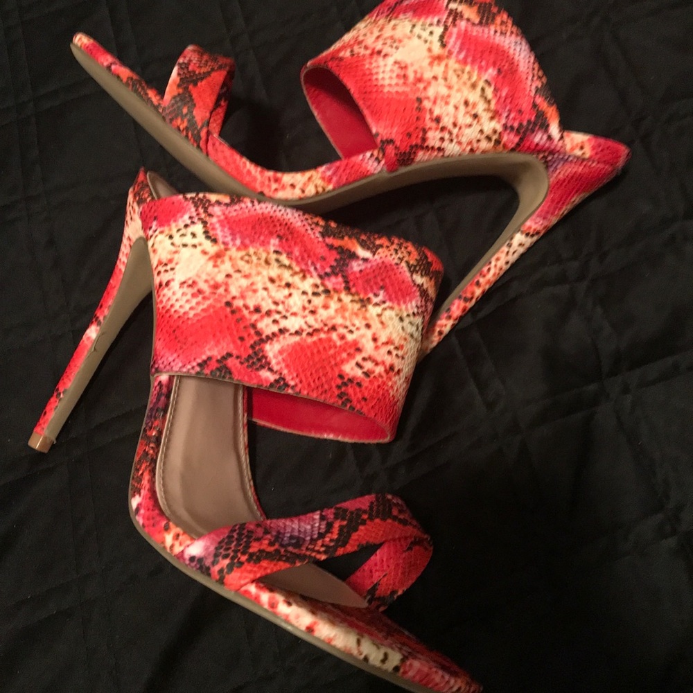 New Size 11 Pink Tones Strappy Heel Size 11